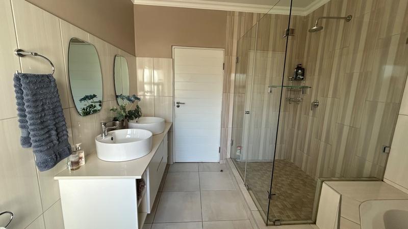 4 Bedroom Property for Sale in Pinnacle Point Golf Estate Western Cape